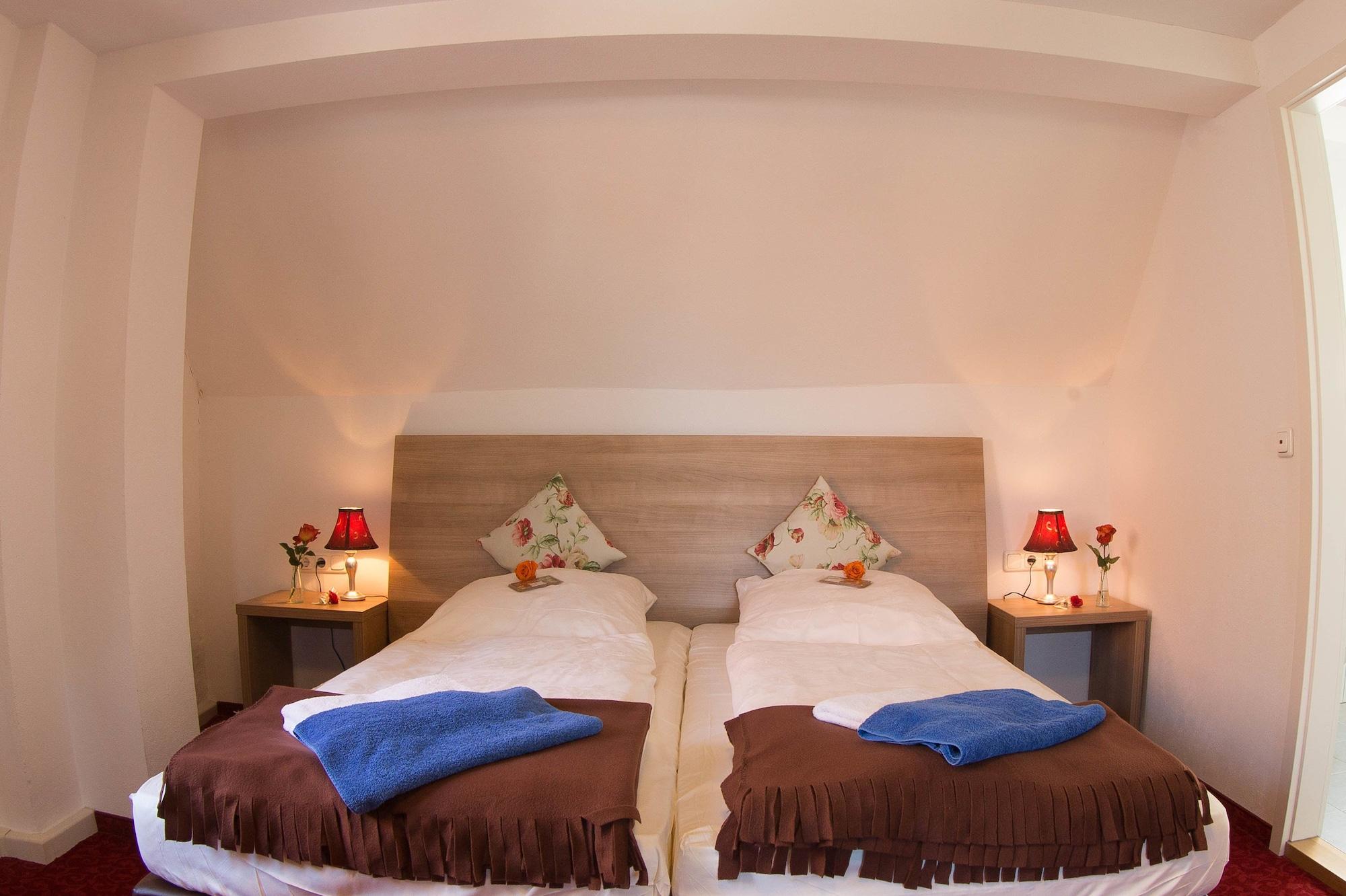 Boutiquehotel Goldene Rose - Self-Check-In Rothenburg ob der Tauber Exteriör bild